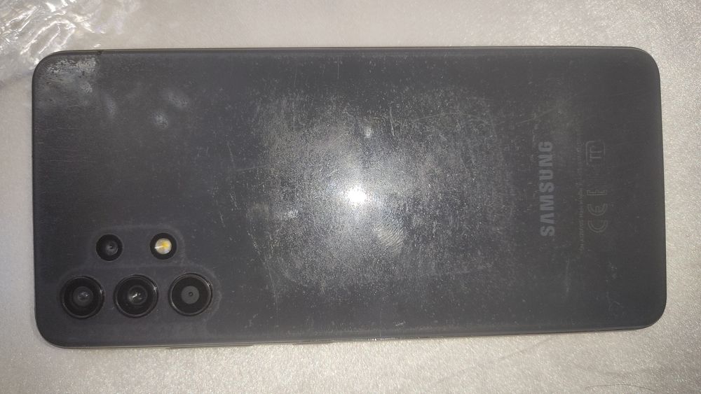 Samsung A32 4/128 Gb oynasi singan