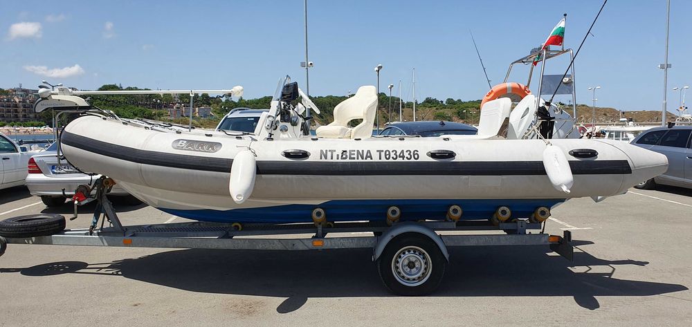 МОТОРНА ЛОДКА 5.5м.