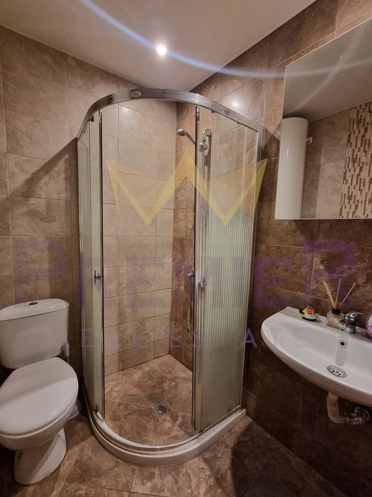 Дава се под наем Тристаен апартамент в Варна, Цветен квартал - 110 кв.м за 612 € - Снимка #10