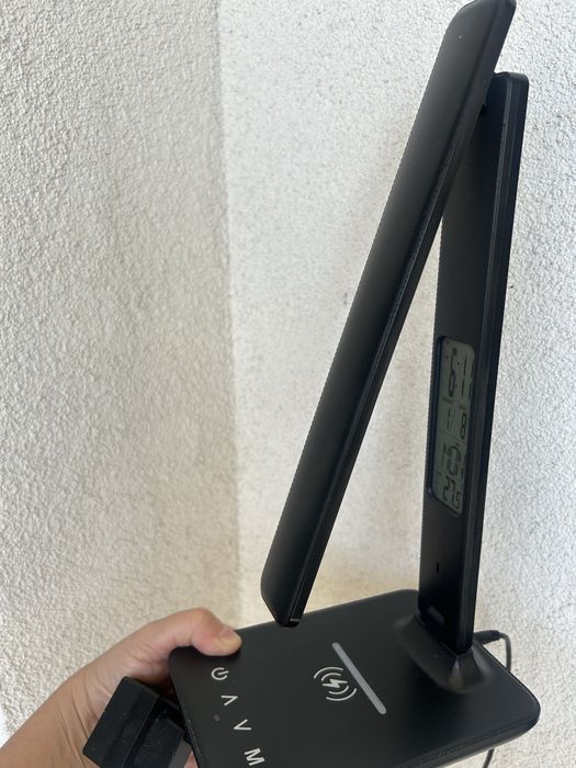 Vand lampa  de birou neutilizata !