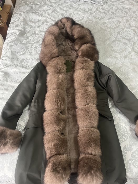 Продается парка теплая, натуральный мех