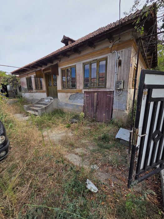 Vand casa batraneasca  teren 1000m2 - Preajba -Craiova -