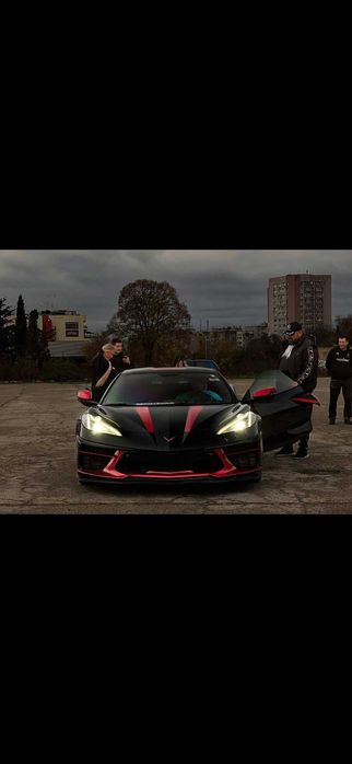 Кола Corvette C8 Z51 2023 под наем за бал