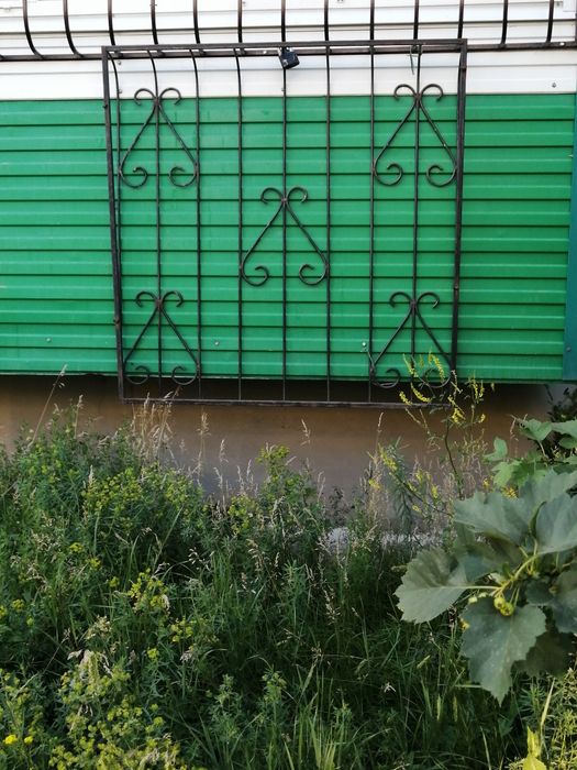 Продам решётку на окно, цена 25тыс
