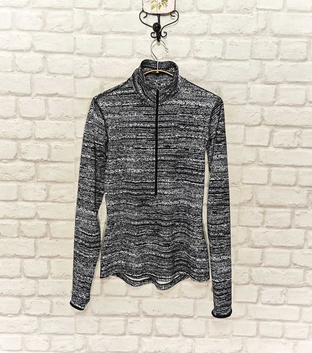 NIKE Pro  Оригинална дамска фланелка за фитнес /  бягане размер S