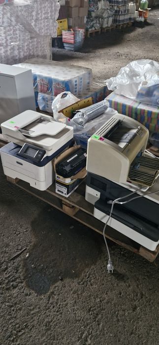 Продам  бу,мониторы,принтеры, столы, шкафы