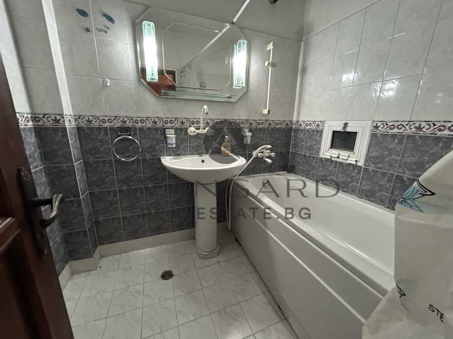 Продава се Тристаен апартамент в Пловдив, Кършияка - 104 кв.м за 1827 €/кв.м - Снимка #7