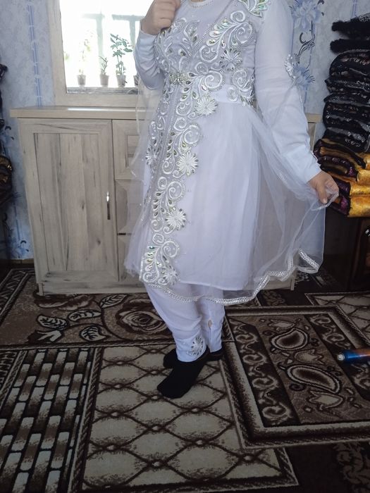 Sarpo uchun ansambil vecherniy ko'ylaklar 25000