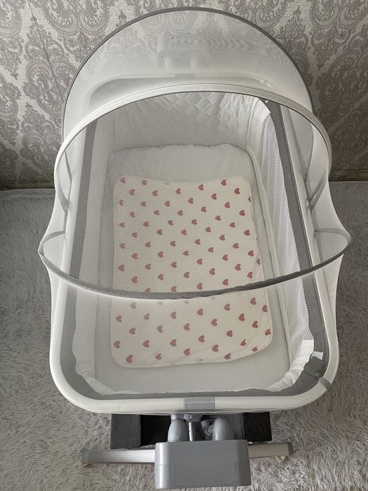 Манеж -кровать с автоукачиванием