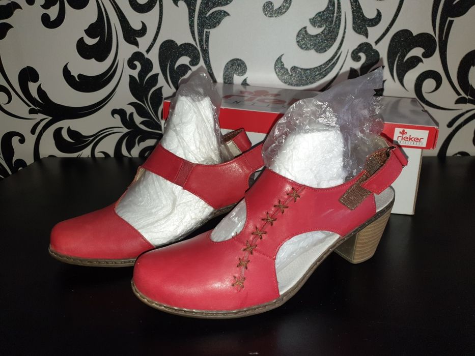 Босоножки кожаные. 37 размер