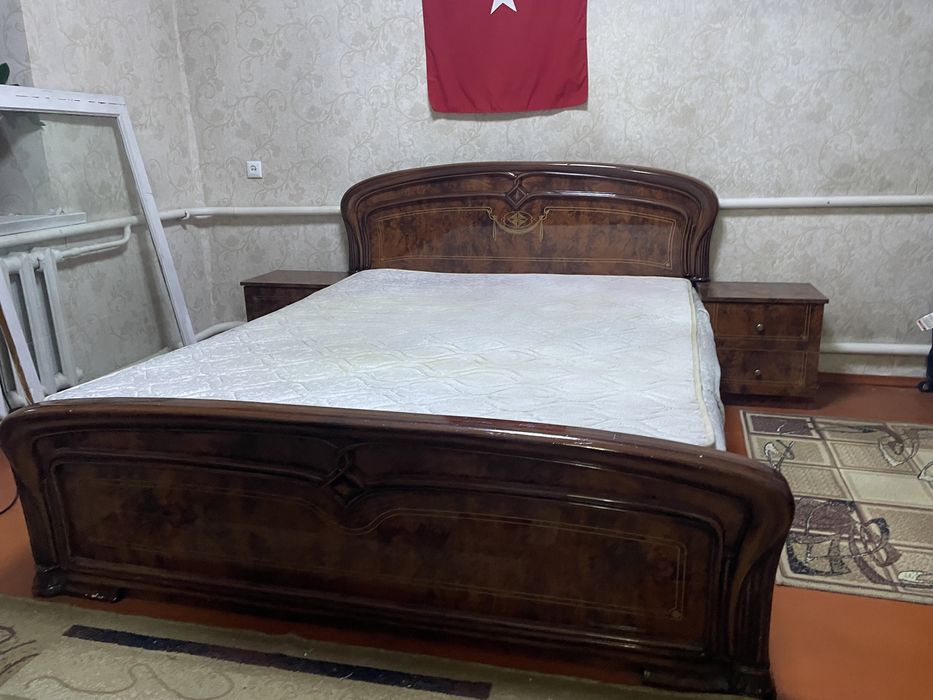 Продам спальний гарнитур срочно