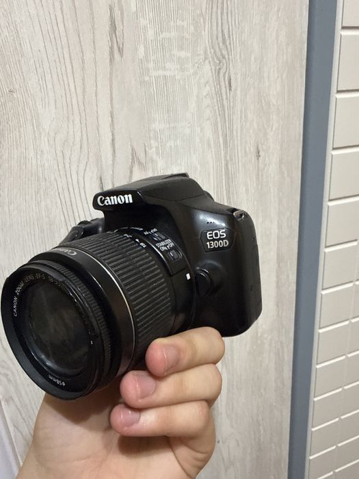 Canon camera eos1300d