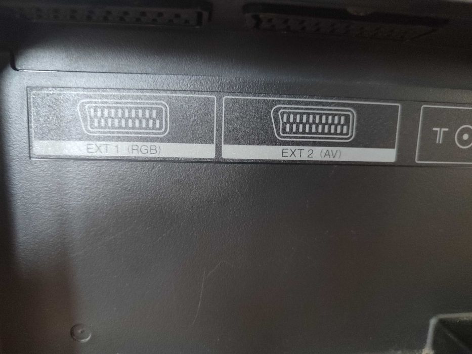 Прдавам телевизор Sharp