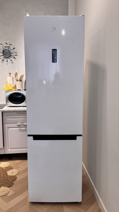 Продам холодильник Индезит