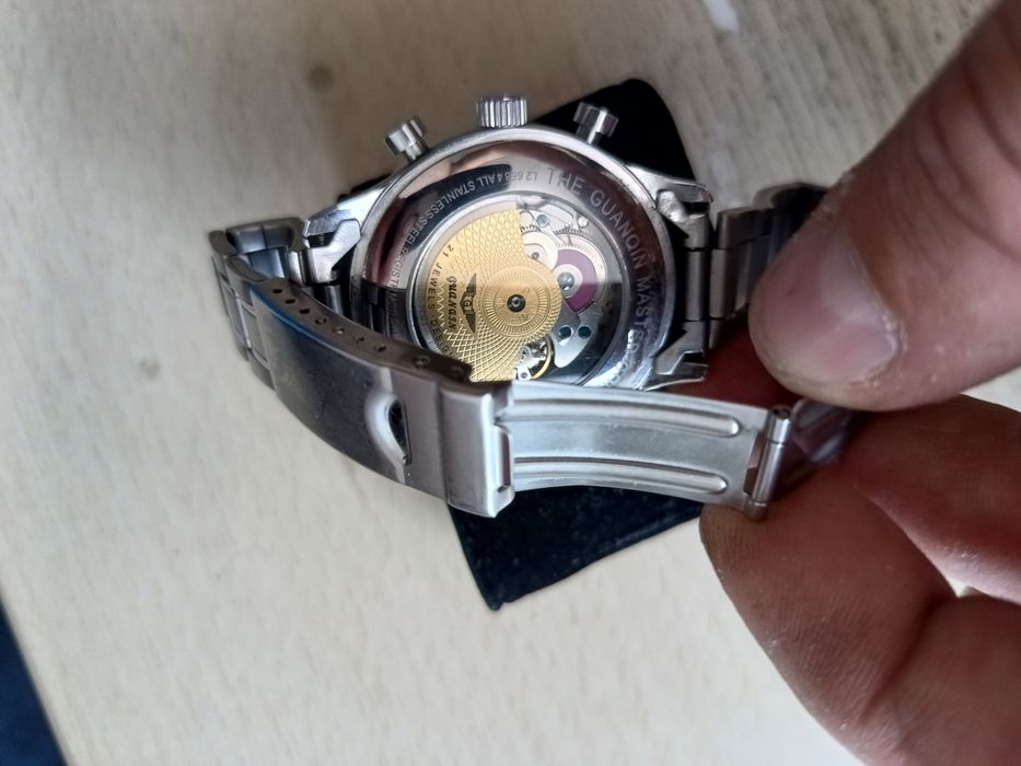 Ceas automatic de mana