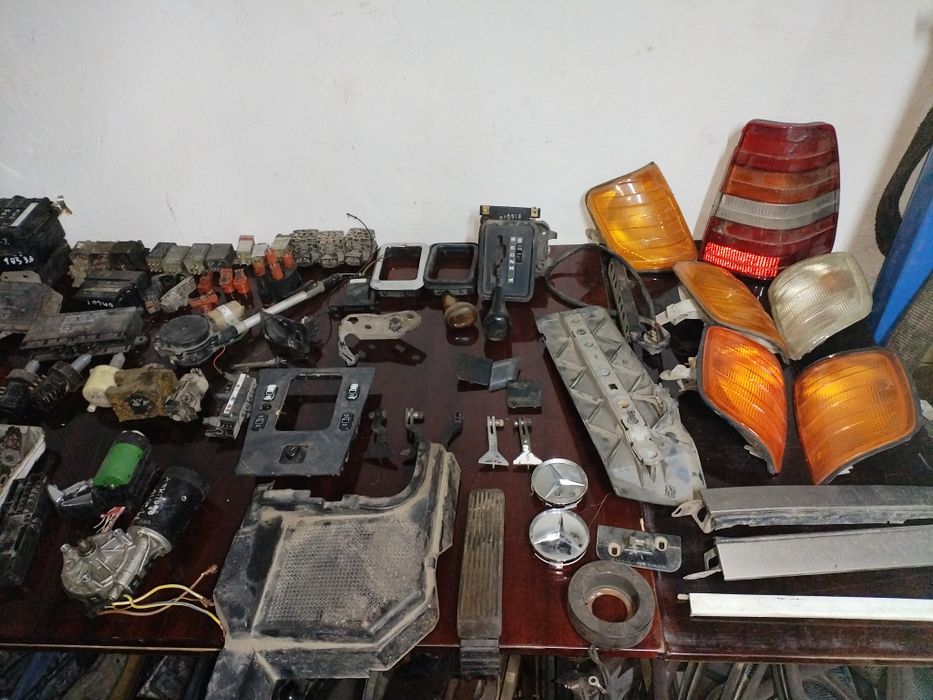 Запчасти для Мерседес 124