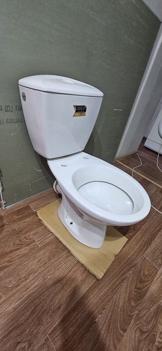 Унитаз с бочком б/у