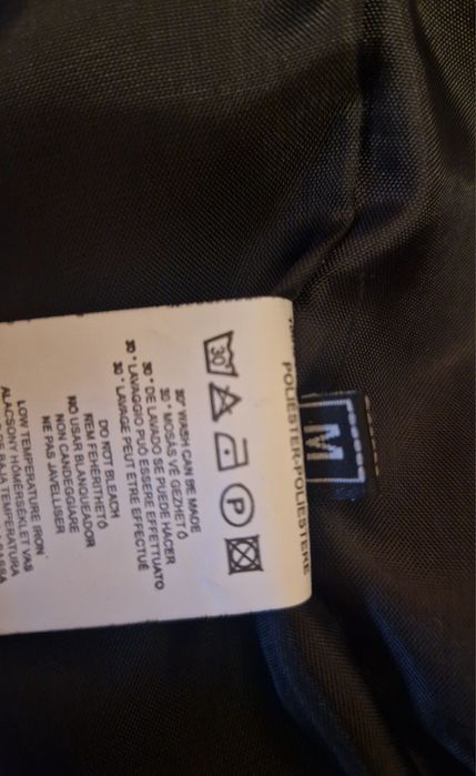 Бомбър Pinko,М размер.Неопренов елек Under Armour, XS