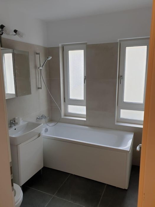 Vand apartament 3 camere