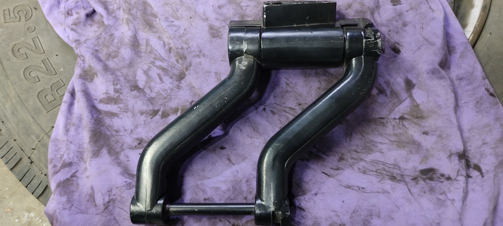Volvo Кронштейн зеркала
