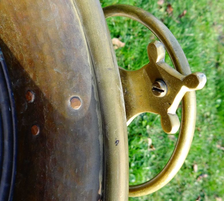 Бронзова кашпа, саксия, котел, съд за дърва,менче 30 литра.