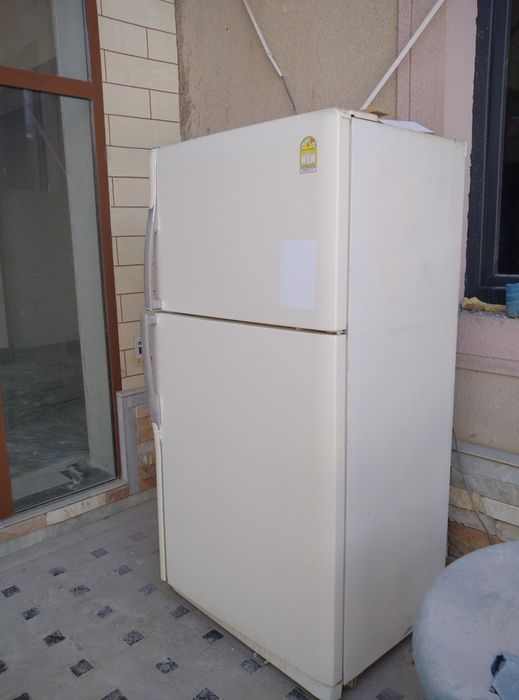 Холодильник большой