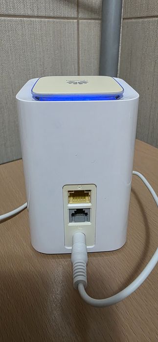 Router wireless 4G Huawei E5180 Cube.