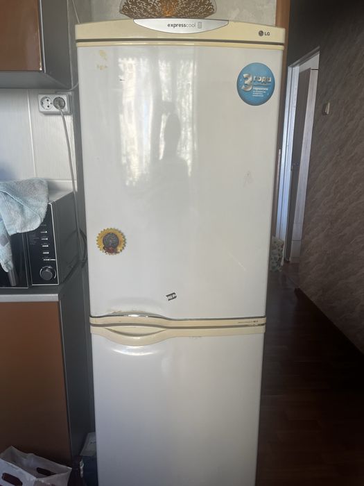 Продам холодильник
