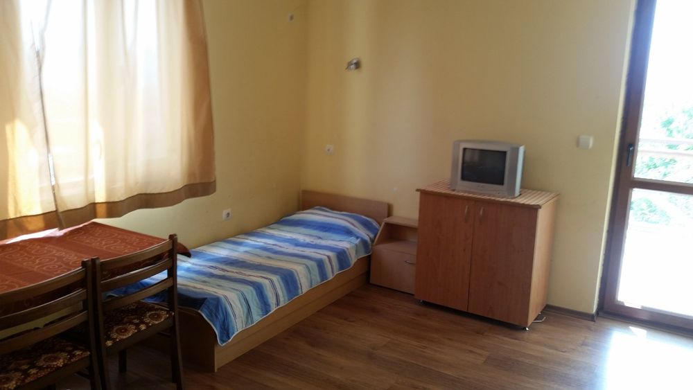 Дава се под наем Четиристаен апартамент в Благоевград, Освобождение - 100 кв.м за 51 € - Снимка #1