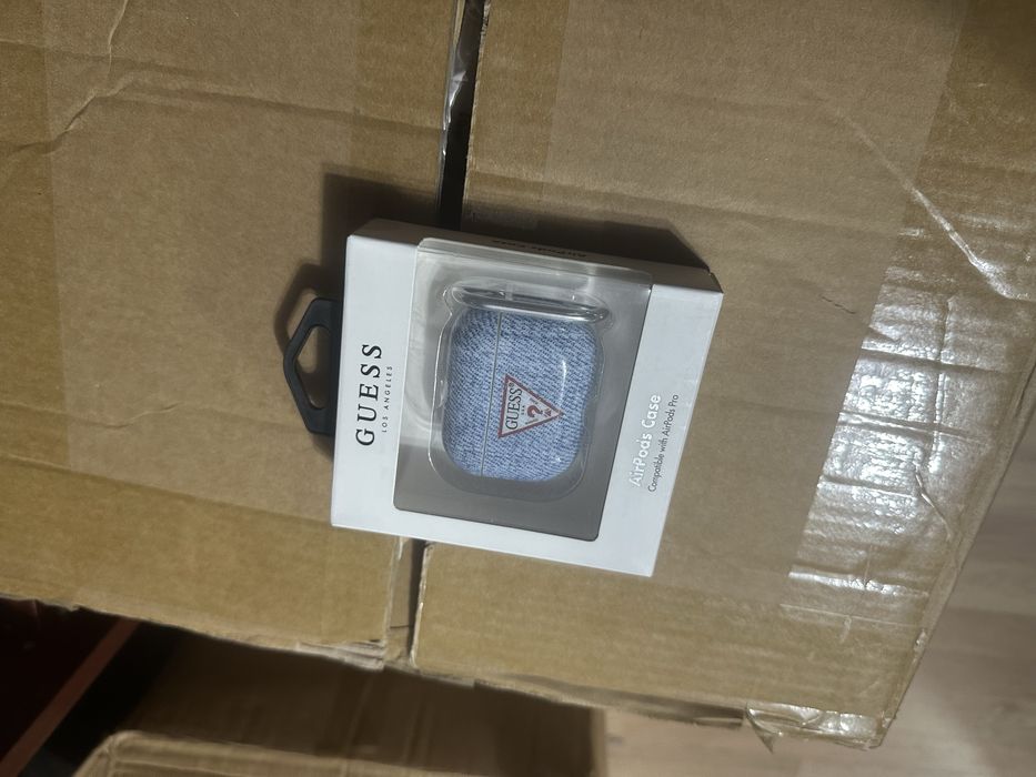 carcasă de protecție pentru căști Guess AirPods Case