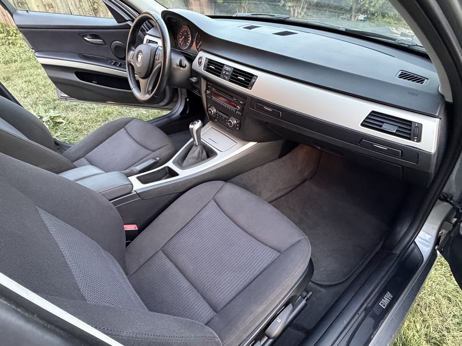 BMW 3 Series 2011 — imagine 5