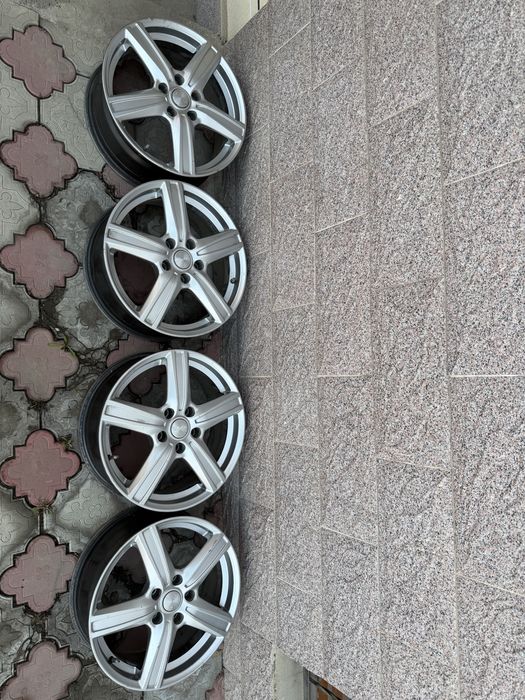 Продам комплект дисков Р17