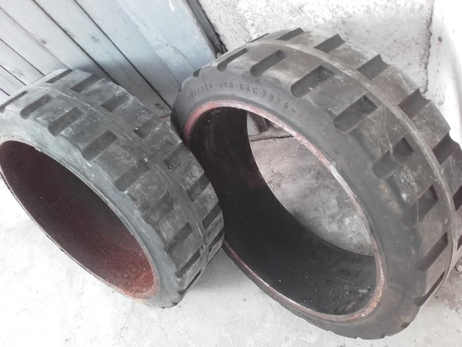 Плътни гуми 630/200-480