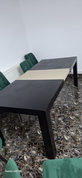 Masă living extensibila din lemn în stare bună