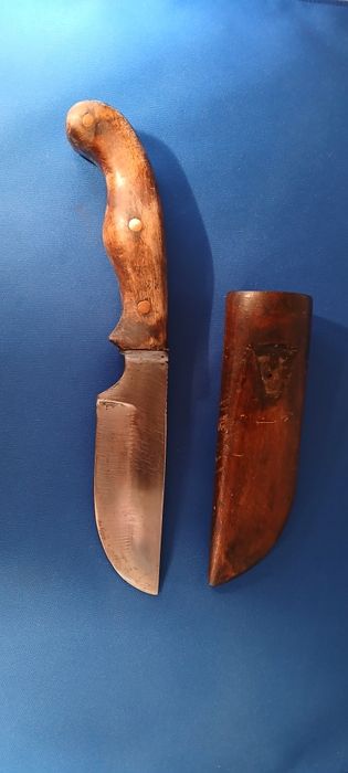 Стар кован нож за лов и дране винтидж острие