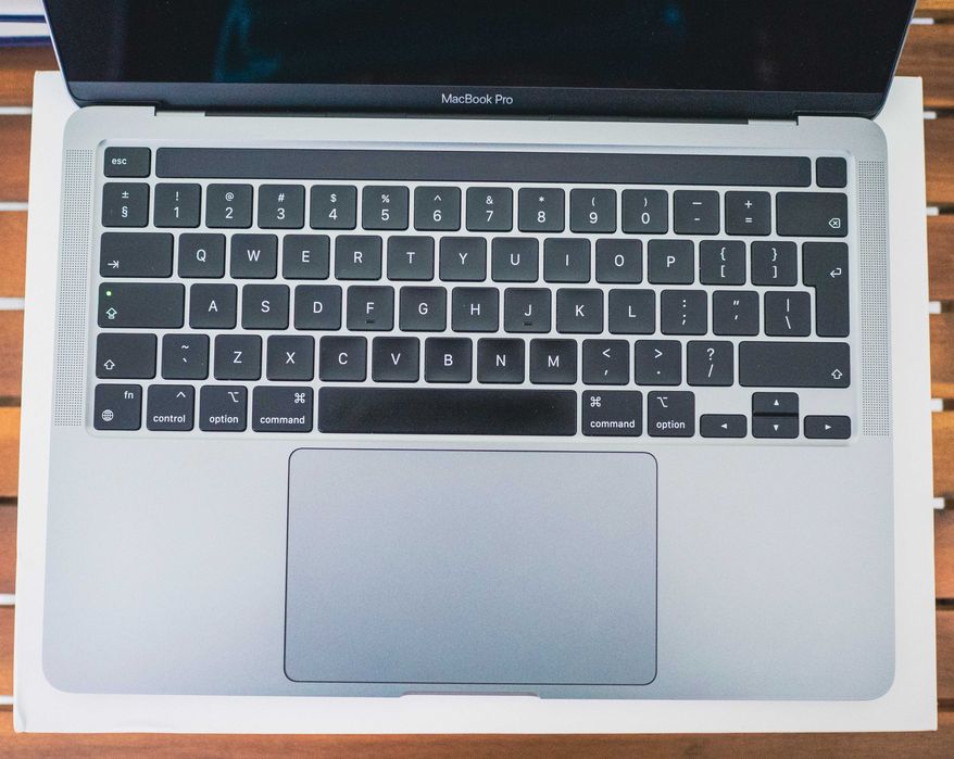 Apple MacBook Pro 13" M1 • 8GB RAM • 256GB SSD • Лаптоп като нов