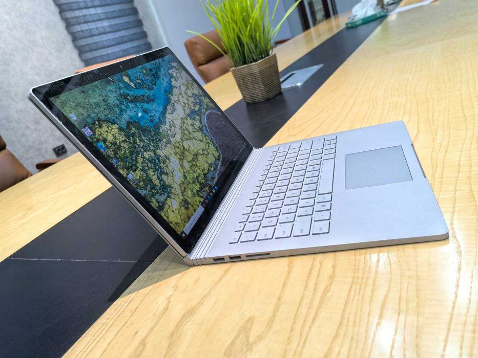 Microsoft SurfaceBook -3