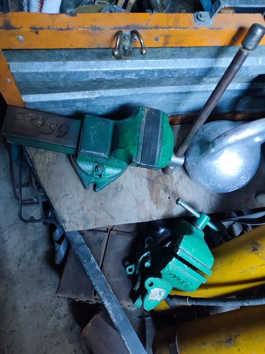 Баллон гелий редуктор тиски инструменты