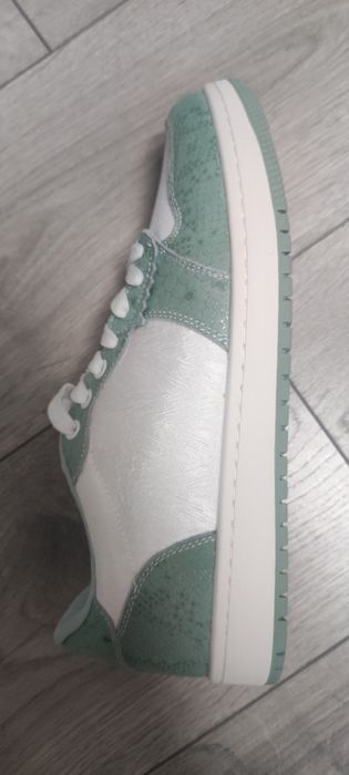 2 пары обуви новые