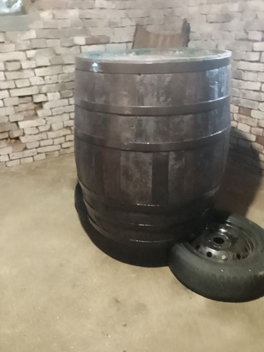 Butoi lemn pentru vin roșu