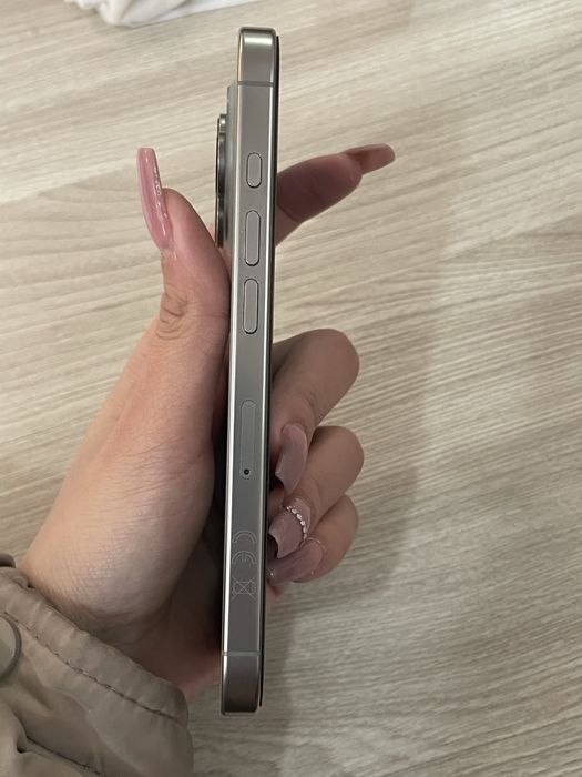 Айфон 16 про,титан