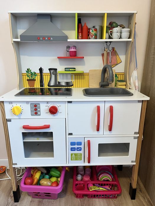 Детска дървена кухня