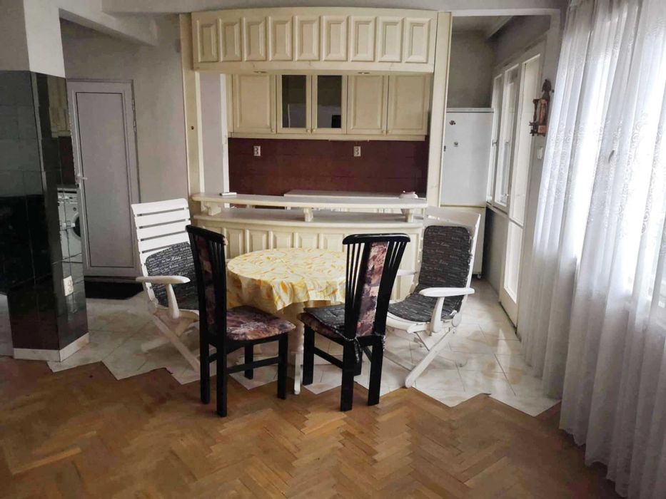 Дава се под наем Двустаен апартамент в Варна, Център - 60 кв.м за 459 € - Снимка #2