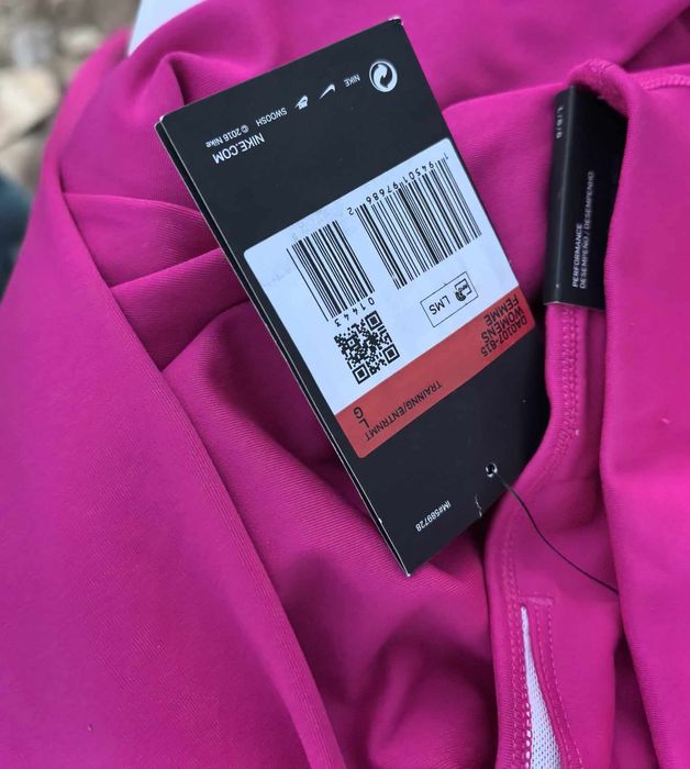 Nike оригинален дамски клин Л размер нов