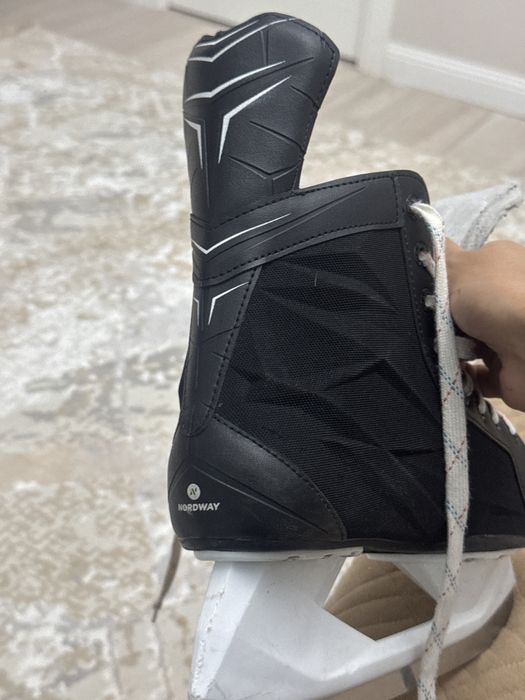 Хоккейные коньки