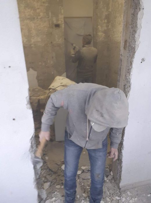 Construcții,demolari, debarasari ,mobila,lemne,etc