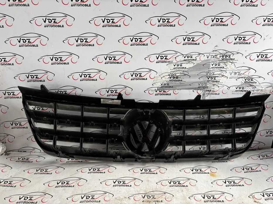 Grila radiator Volkswagen Touareg an 2006 non facelift