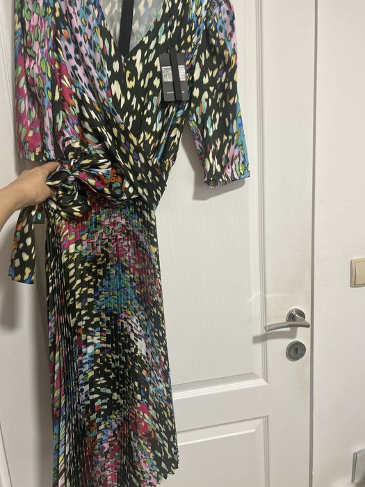 Vand rochie noua  Nissa,marime 42