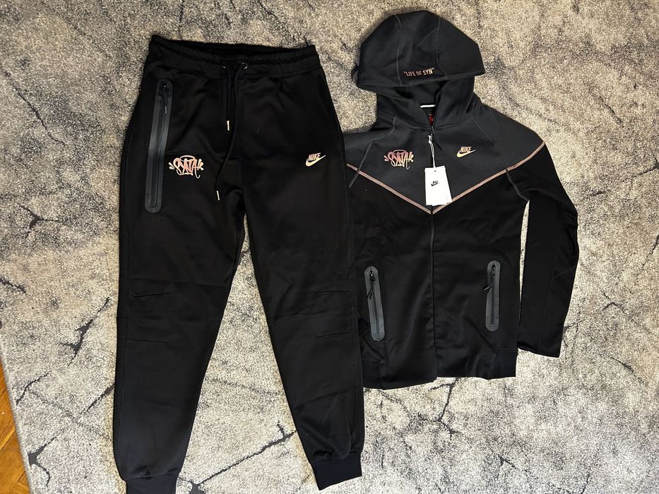 Nike tech x syna world TOP! Marimi (S, M, L, XL)