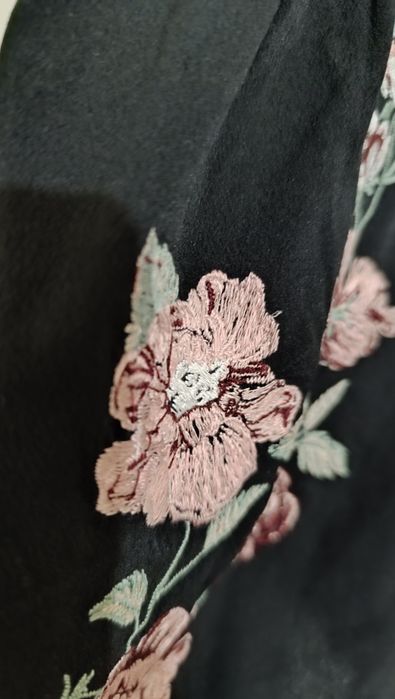 Rochiță H&M cu broderie nouă